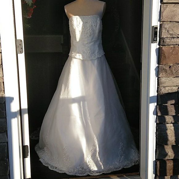 2 of 2 - Baylia Designs - White Wedding Gown - Picture 2 of 8